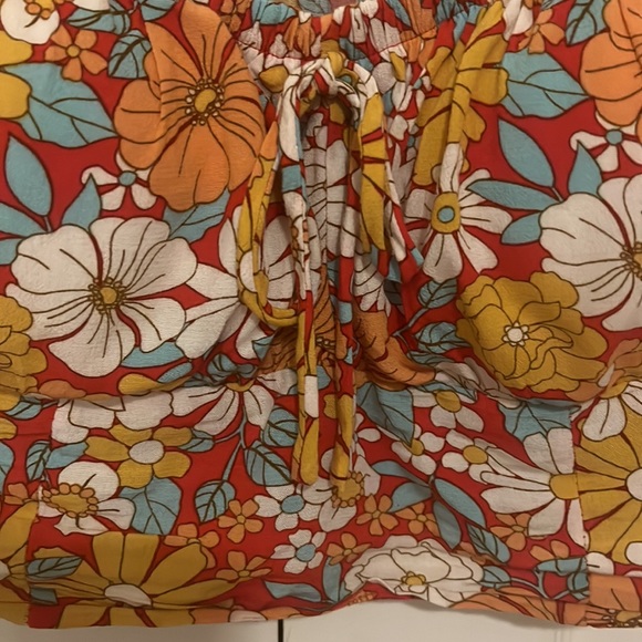 DONATED❌Vibrant floral crop top - Picture 3 of 5